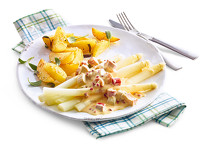 * Spargel Culinare: Spargel mit Rhabarber-Rosa-Pfeffer-Hollandaise & Salbei-Sesam-Kartoffeln
