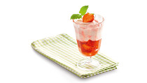 107 Rhabarber-Mascarpone Creme mit Erdbeer-Grütze